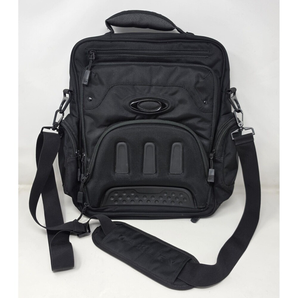 Oakley Vertical Messenger Pack 2.0 Blackout Tactical Outdoor Laptop Bag 17 Liter